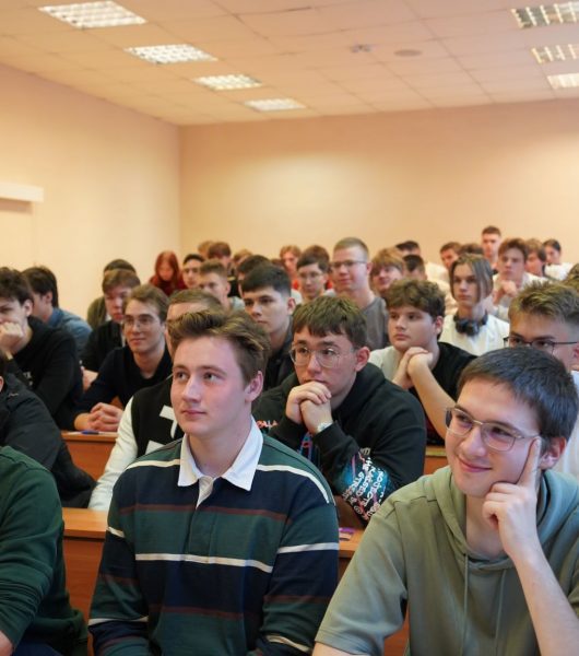 Давно уже традиция!