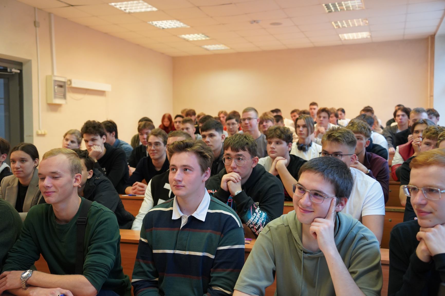 Давно уже традиция!